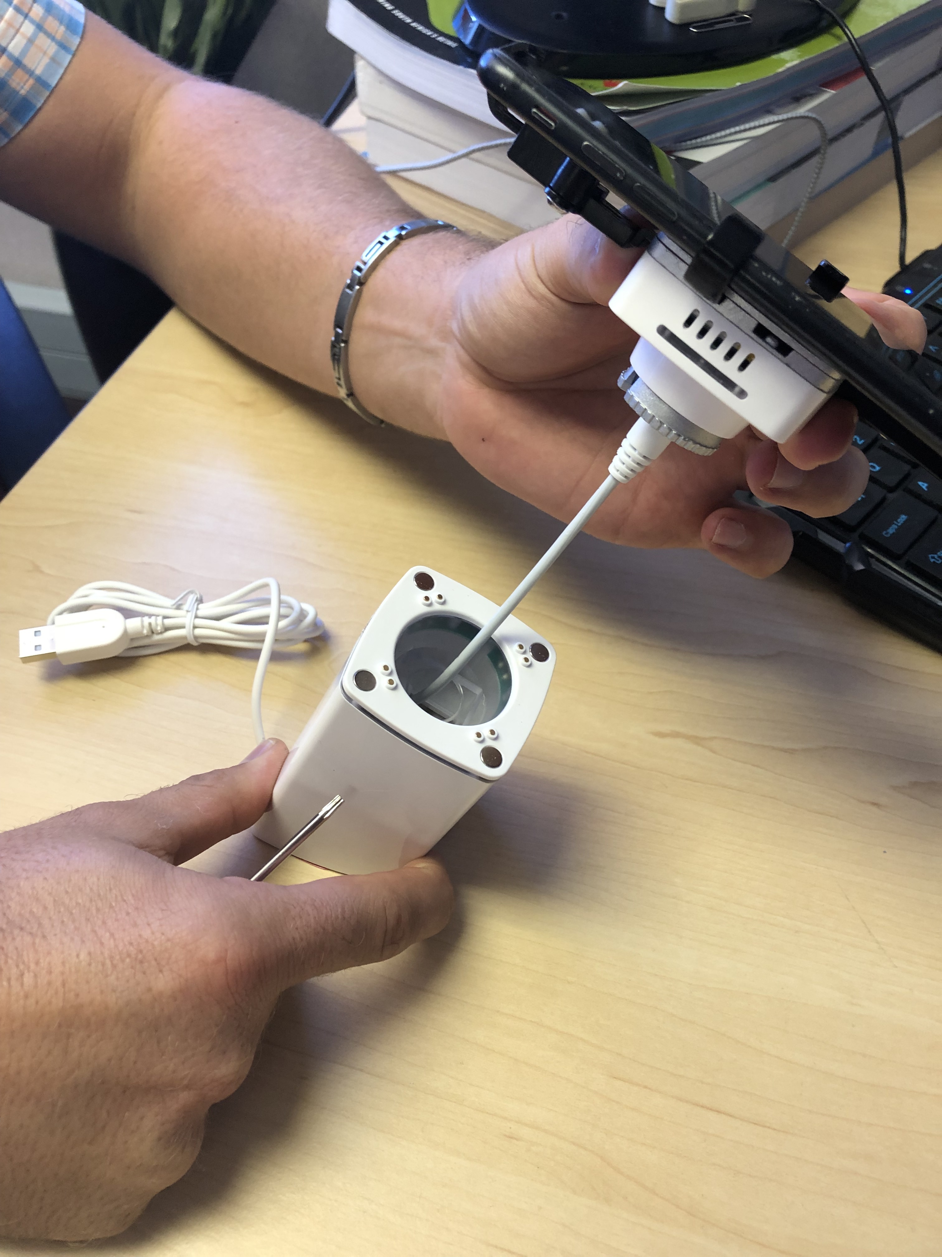 Open Display Clamps